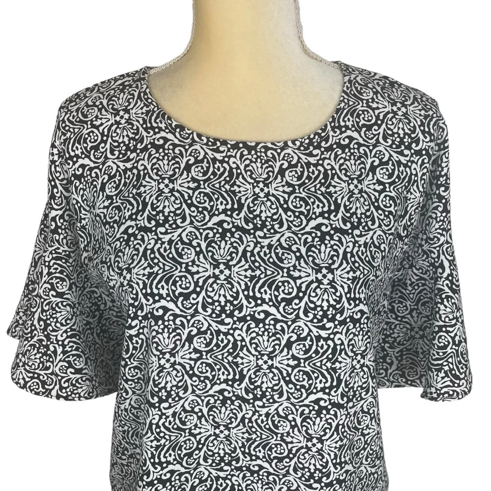 Ann Taylor Short Bell Sleeve Blouse Black White Paisley Scroll Size Small petite - Picture 2 of 11